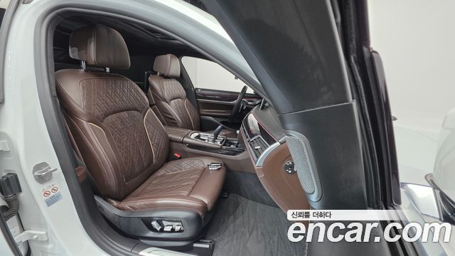 BMW 7-Series 740Li xDrive M Sport Package