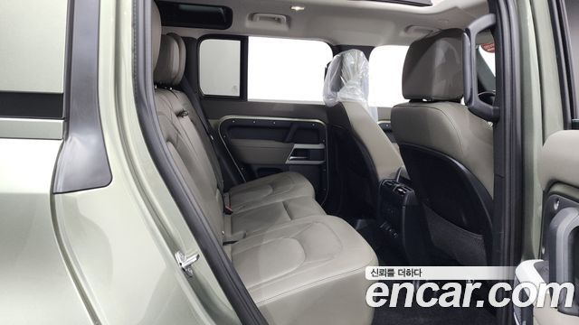 Land Rover Defender 110 D250 SE