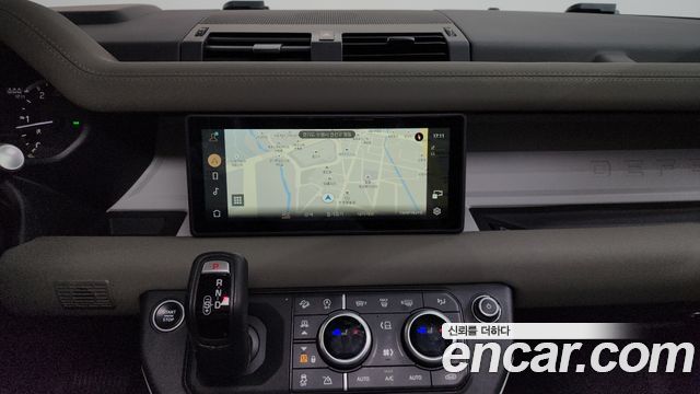 Land Rover Defender 110 D250 SE