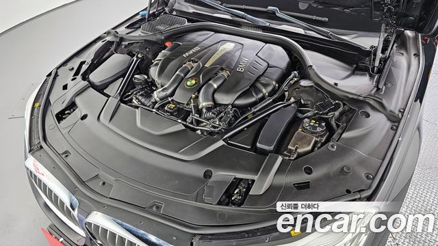 BMW 7-Series 750Li xDrive