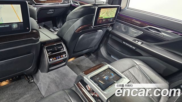 BMW 7-Series 750Li xDrive