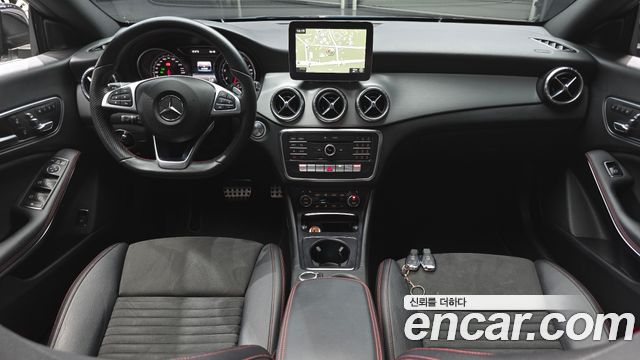 Mercedes-Benz CLA-Class CLA250 4MATIC AMG Line