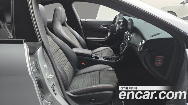 Mercedes-Benz CLA-Class CLA250 4MATIC AMG Line