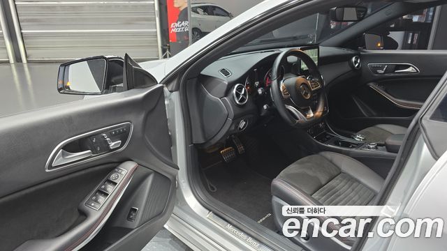 Mercedes-Benz CLA-Class CLA250 4MATIC AMG Line
