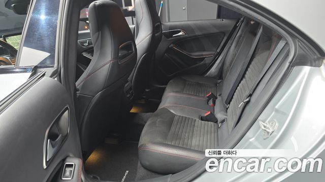 Mercedes-Benz CLA-Class CLA250 4MATIC AMG Line