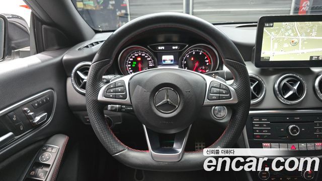 Mercedes-Benz CLA-Class CLA250 4MATIC AMG Line