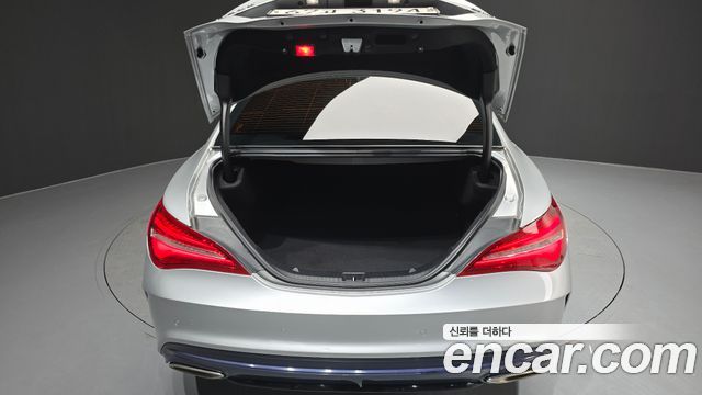 Mercedes-Benz CLA-Class CLA250 4MATIC AMG Line
