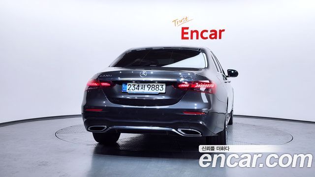 Mercedes-Benz E-Class E220d 4MATIC AMG Line
