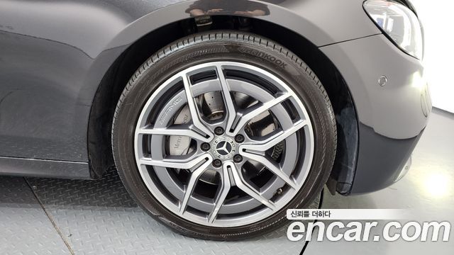 Mercedes-Benz E-Class E220d 4MATIC AMG Line