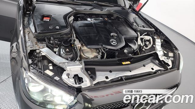 Mercedes-Benz E-Class E220d 4MATIC AMG Line