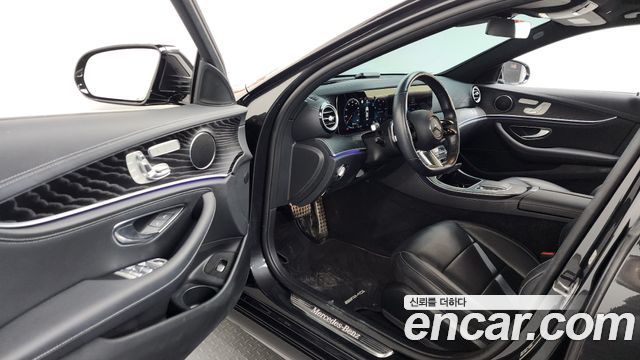 Mercedes-Benz E-Class E220d 4MATIC AMG Line