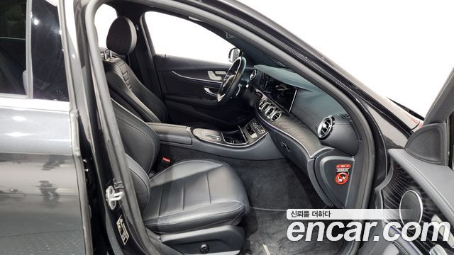Mercedes-Benz E-Class E220d 4MATIC AMG Line