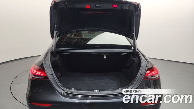Mercedes-Benz E-Class E220d 4MATIC AMG Line