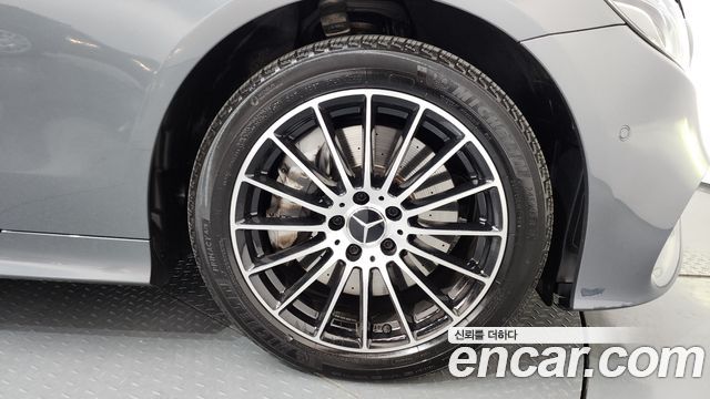 Mercedes-Benz E-Class E400 4MATIC Coupe