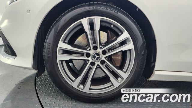 Mercedes-Benz E-Class E350 4MATIC Avantgarde