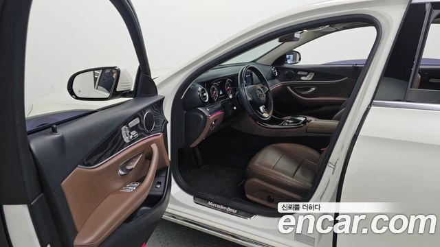 Mercedes-Benz E-Class E300 AV Intelligent Drive
