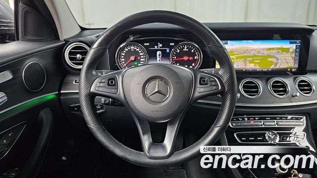 Mercedes-Benz E-Class E220d 4MATIC Avantgarde