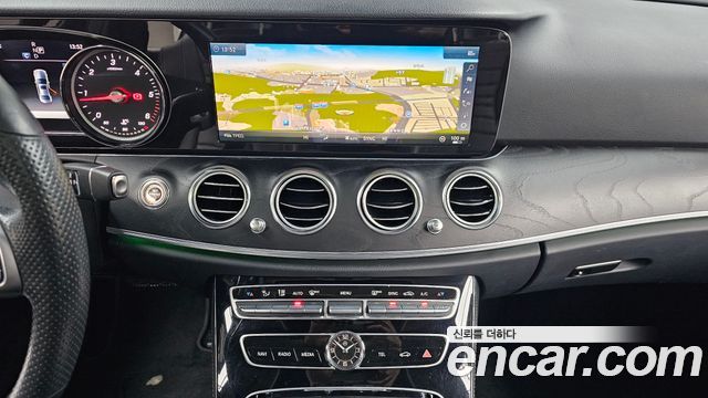Mercedes-Benz E-Class E220d 4MATIC Avantgarde