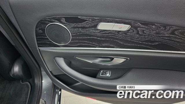 Mercedes-Benz E-Class E220d 4MATIC Avantgarde