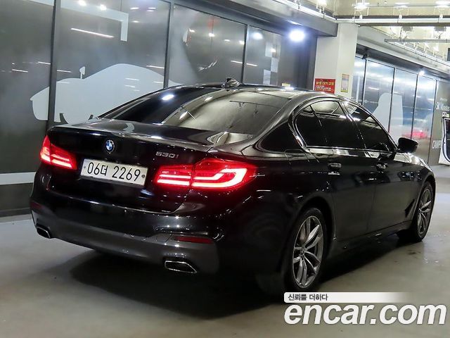 BMW 5-Series 530i M Sport Package Plus