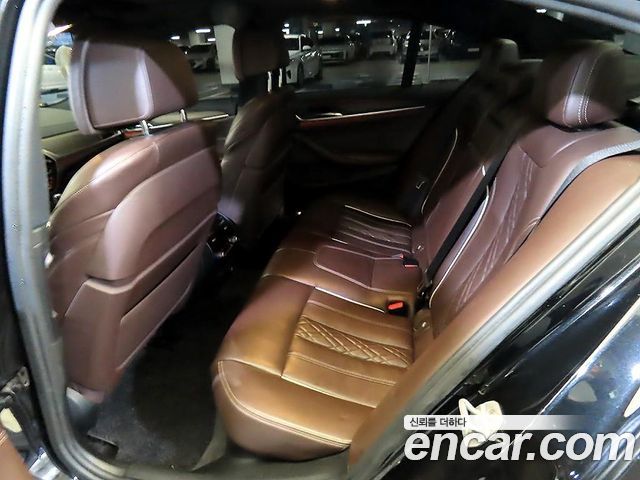 BMW 5-Series 530i M Sport Package Plus