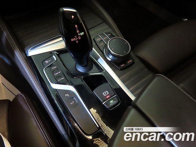 BMW 5-Series 530i M Sport Package Plus