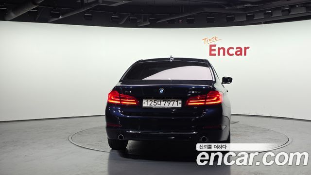 BMW 5-Series 520d xDrive Luxury Plus