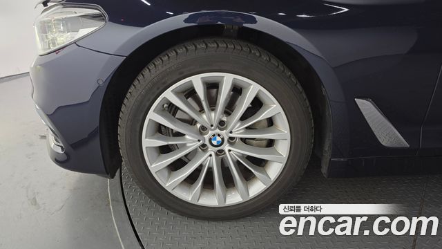 BMW 5-Series 520d xDrive Luxury Plus