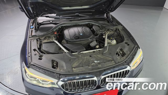 BMW 5-Series 520d xDrive Luxury Plus