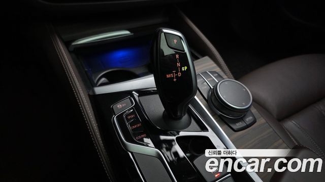 BMW 5-Series 520d xDrive Luxury Plus