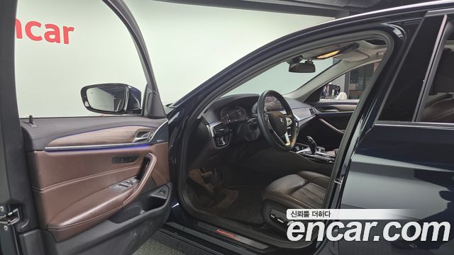 BMW 5-Series 520d xDrive Luxury Plus