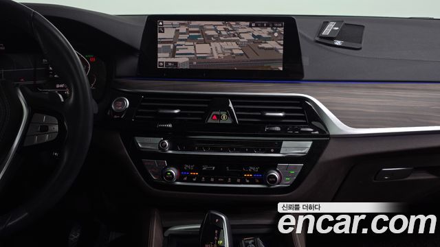 BMW 5-Series 520d xDrive Luxury Plus