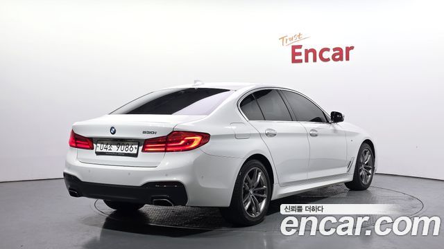 BMW 5-Series 530i M Sport Package Plus