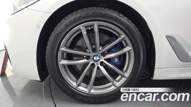 BMW 5-Series 530i M Sport Package Plus
