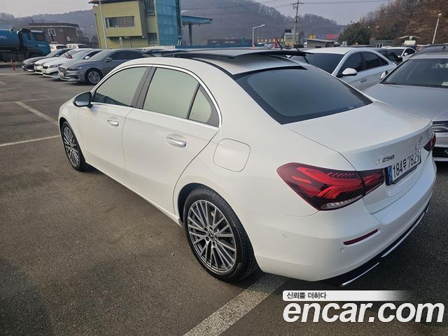 Mercedes-Benz A-Class A250 4MATIC Sedan