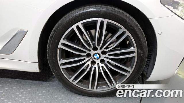 BMW 5-Series 530i M Sport Package Plus