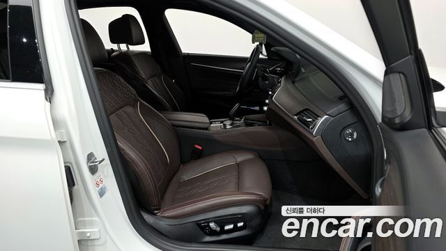 BMW 5-Series 530i M Sport Package Plus