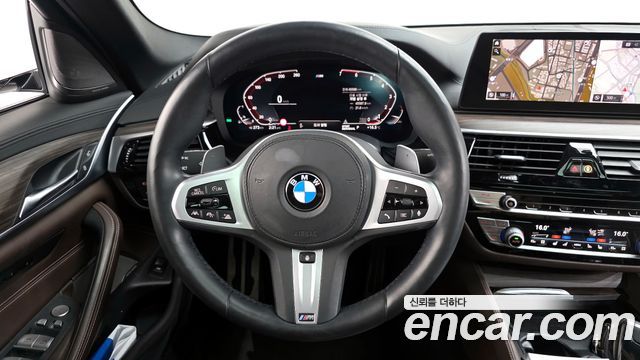 BMW 5-Series 530i M Sport Package Plus