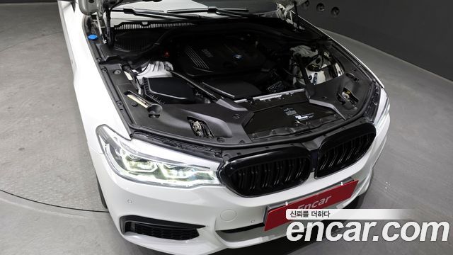 BMW 5-Series 520d xDrive M Sport Package Plus