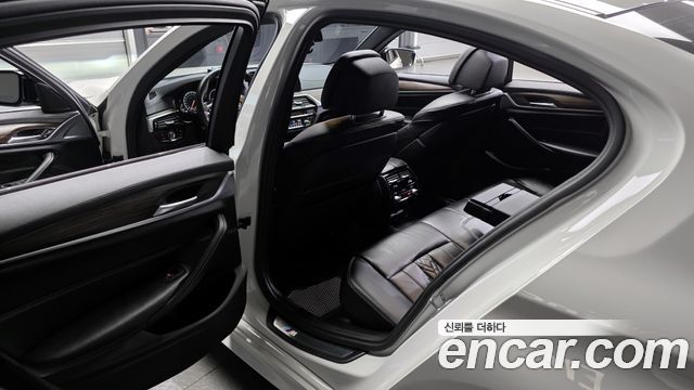 BMW 5-Series 520d xDrive M Sport Package Plus