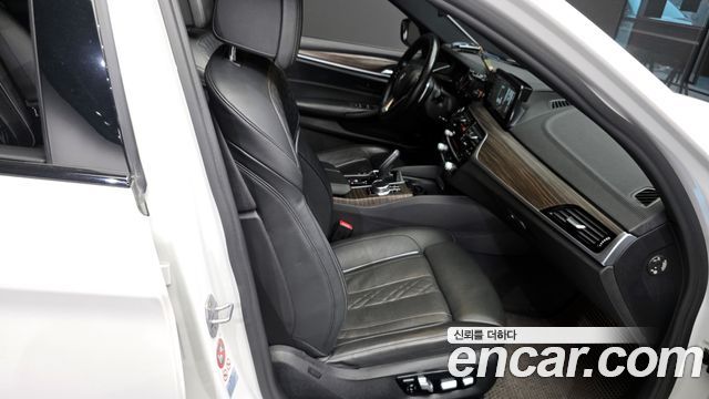 BMW 5-Series 520d xDrive M Sport Package Plus