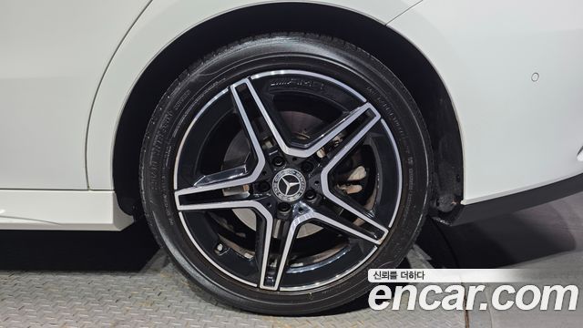 Mercedes-Benz CLA-Class CLA250 4MATIC