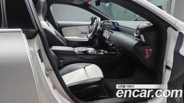 Mercedes-Benz CLA-Class CLA250 4MATIC