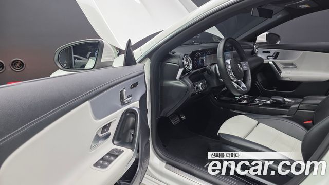 Mercedes-Benz CLA-Class CLA250 4MATIC