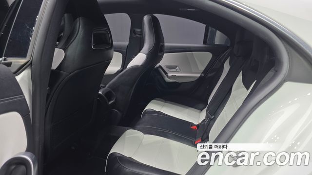 Mercedes-Benz CLA-Class CLA250 4MATIC