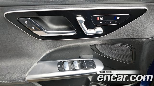 Mercedes-Benz C-Class C200 4MATIC Avantgarde