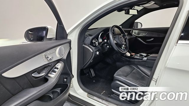 Mercedes-Benz GLC-Class GLC300 4MATIC AMG Line Coupe