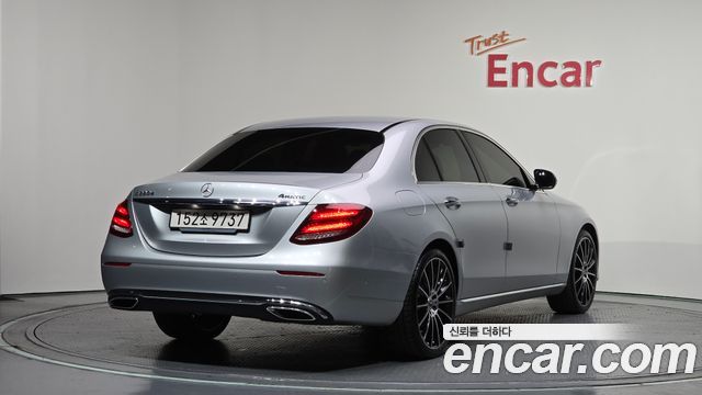 Mercedes-Benz E-Class E220d Avantgarde