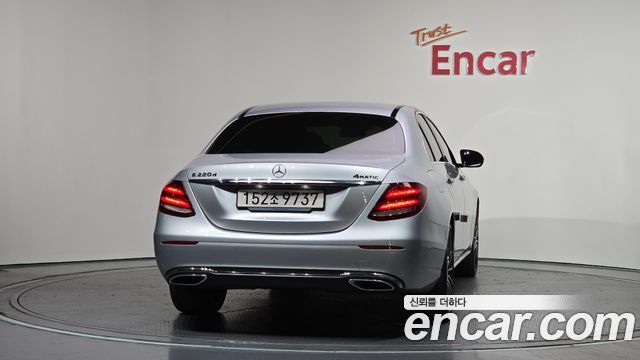 Mercedes-Benz E-Class E220d Avantgarde
