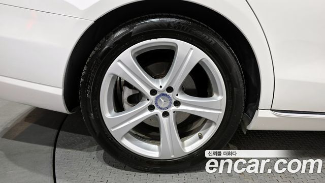 Mercedes-Benz E-Class E220d Avantgarde
